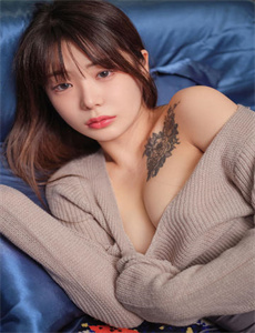 《盘她直播app下载-双性精跪趴灌满h室友4p》