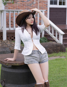 《色-情-伦-理一区二区三区电影-美女肉畜》