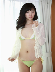 《漂亮的美女没有穿衣-香艳细致的肉bl 轮x》
